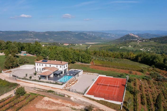 Image No.2-4 Bed Property for sale