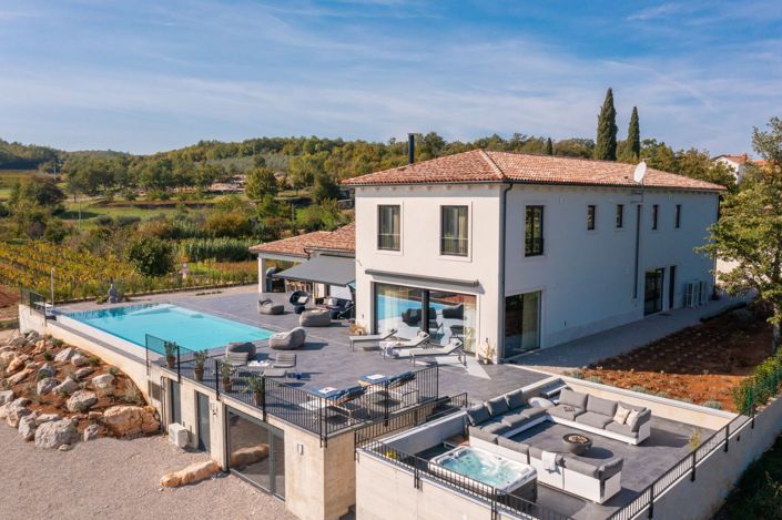 Image No.21-4 Bed Property for sale