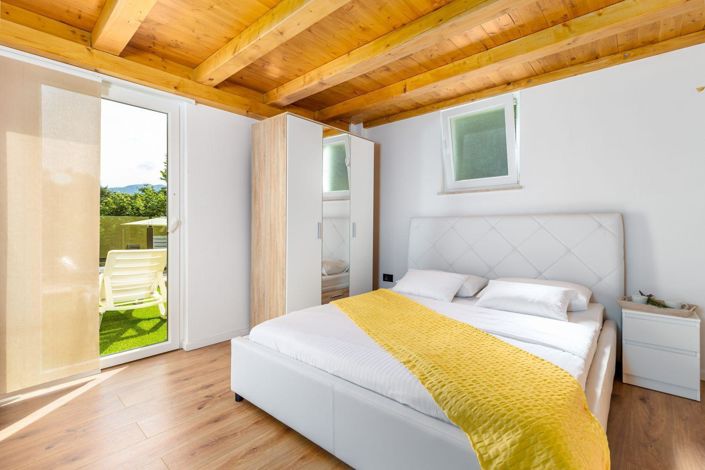 Image No.14-9 Bed Property for sale