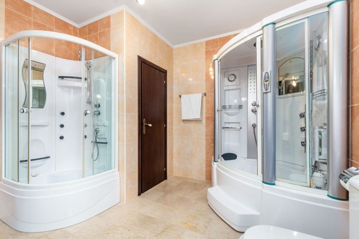 Image No.20-9 Bed Property for sale