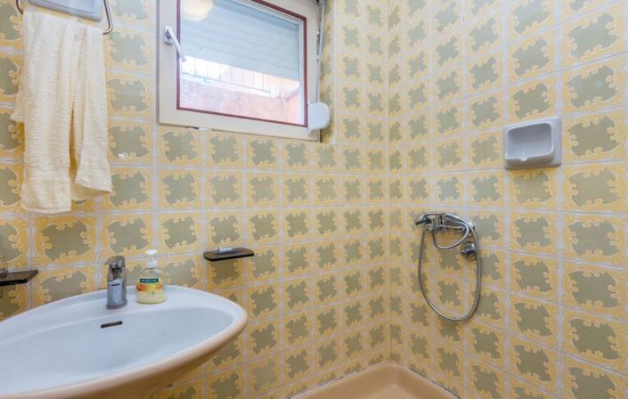 Image No.16-3 Bed Property for sale