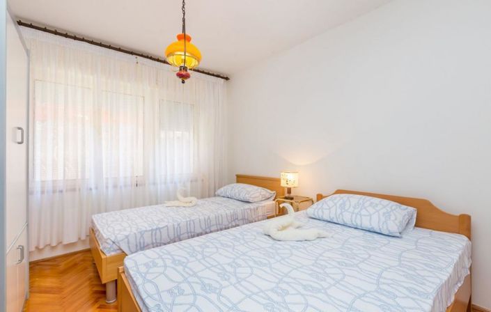 Image No.17-3 Bed Property for sale