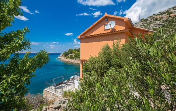 Image No.8-3 Bed Property for sale