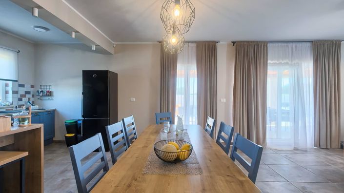 Image No.10-4 Bed Property for sale