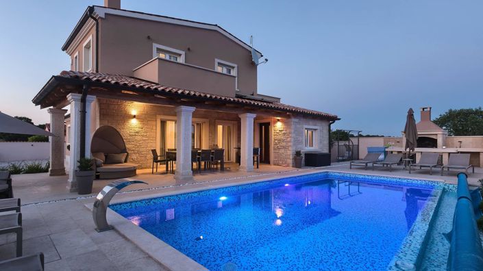 Image No.2-4 Bed Property for sale