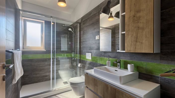 Image No.21-4 Bed Property for sale