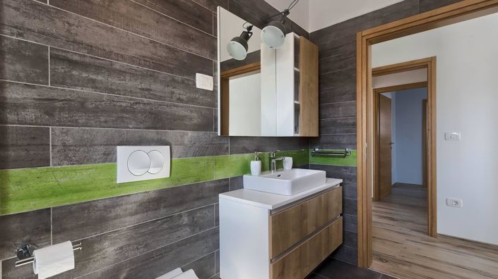 Image No.24-4 Bed Property for sale