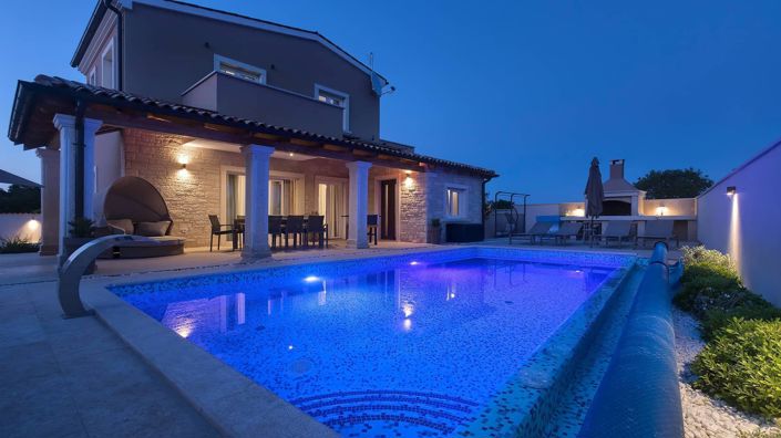 Image No.4-4 Bed Property for sale