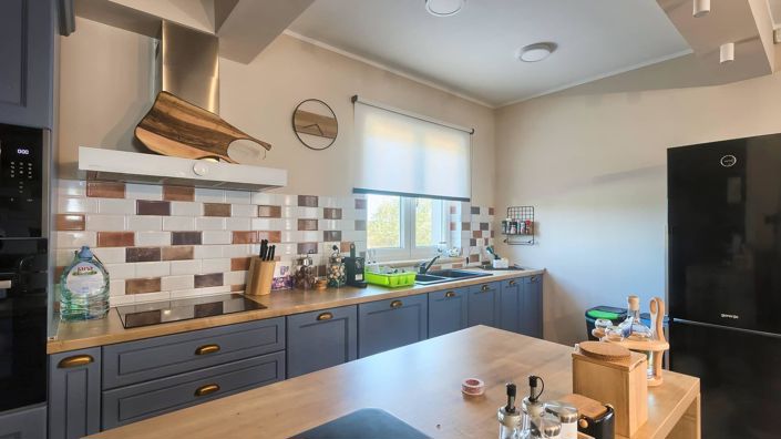 Image No.5-4 Bed Property for sale