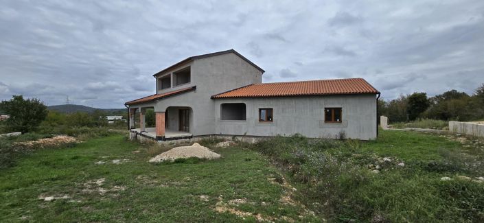 Image No.11-4 Bed Property for sale