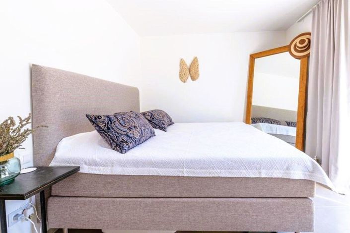 Image No.16-4 Bed Property for sale