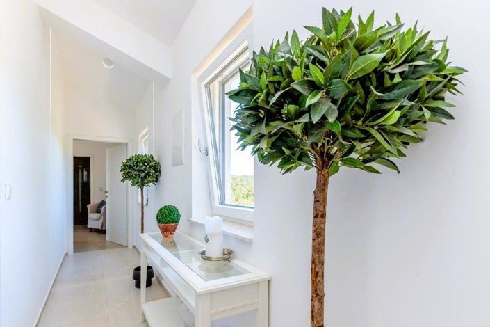 Image No.22-4 Bed Property for sale