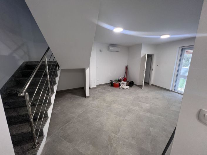 Image No.5-2 Bed Property for sale