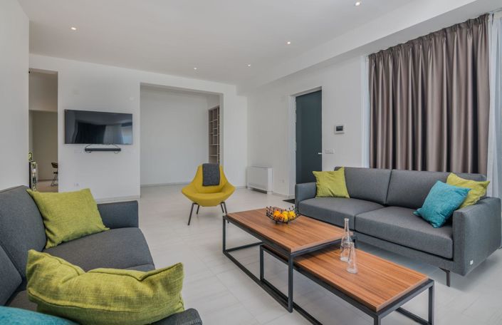 Image No.14-3 Bed Property for sale