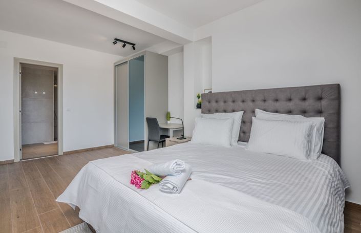 Image No.17-3 Bed Property for sale