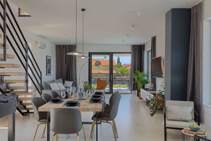 Image No.17-3 Bed Property for sale