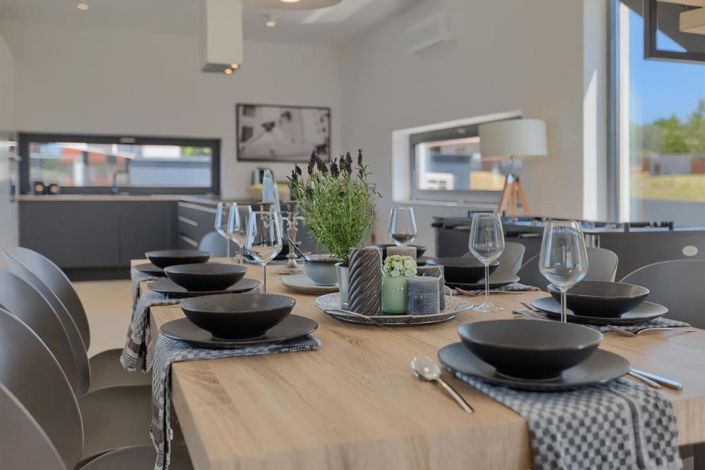 Image No.20-3 Bed Property for sale