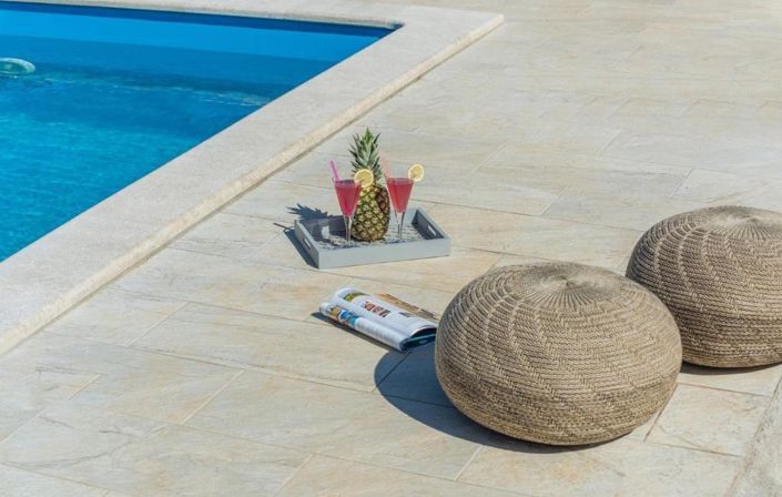 Image No.3-6 Bed Property for sale