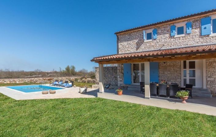 Image No.9-6 Bed Property for sale