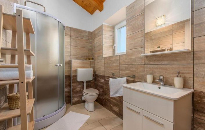 Image No.22-3 Bed Property for sale