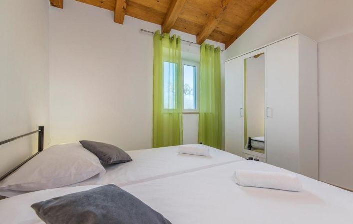 Image No.25-3 Bed Property for sale