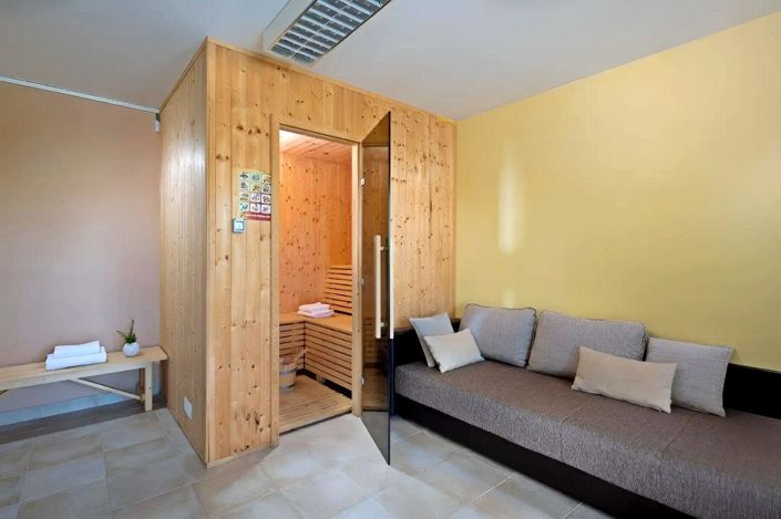 Image No.13-4 Bed Property for sale