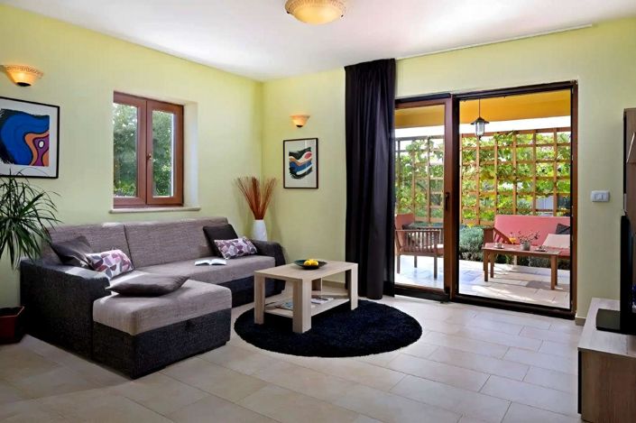 Image No.6-4 Bed Property for sale