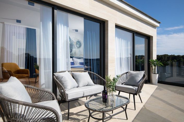 Image No.6-5 Bed Property for sale