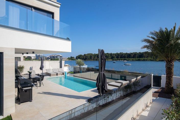 Image No.7-5 Bed Property for sale