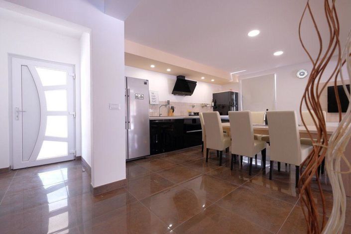 Image No.11-4 Bed Property for sale