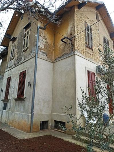 Image No.10-5 Bed Property for sale