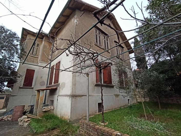 Image No.7-5 Bed Property for sale