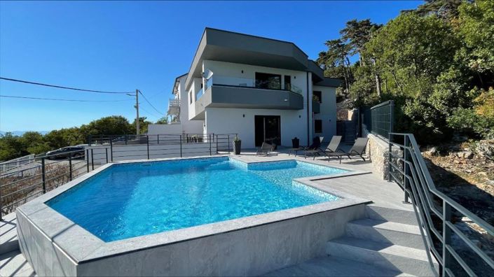 Image No.1-Propriété de 4 chambres à vendre à Croatie