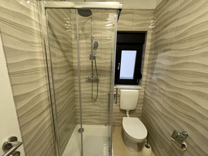 Image No.18-4 Bed Property for sale