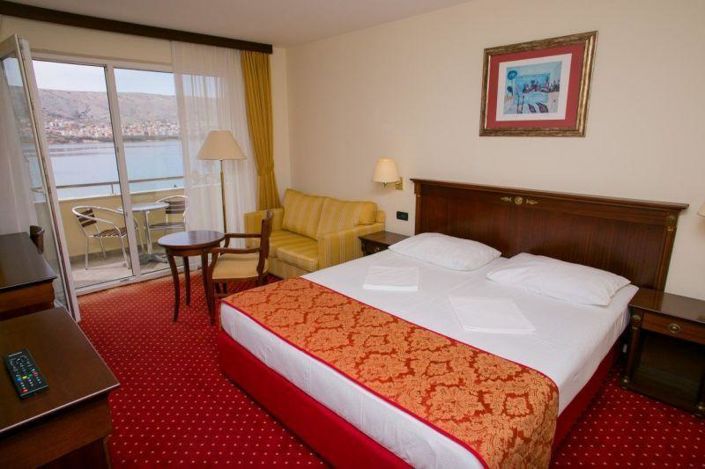 Image No.9-52 Bed Property for sale