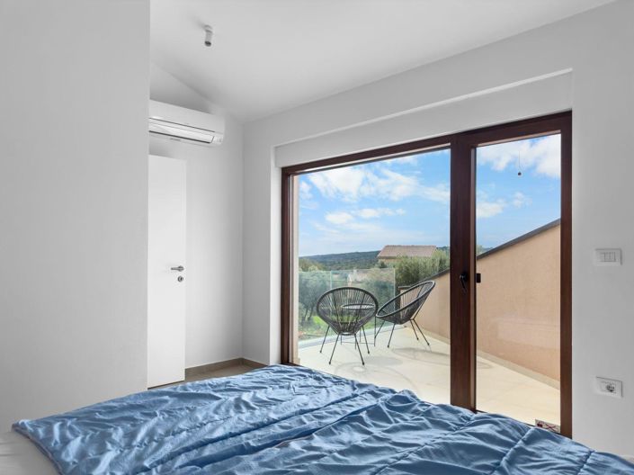 Image No.23-2 Bed Property for sale