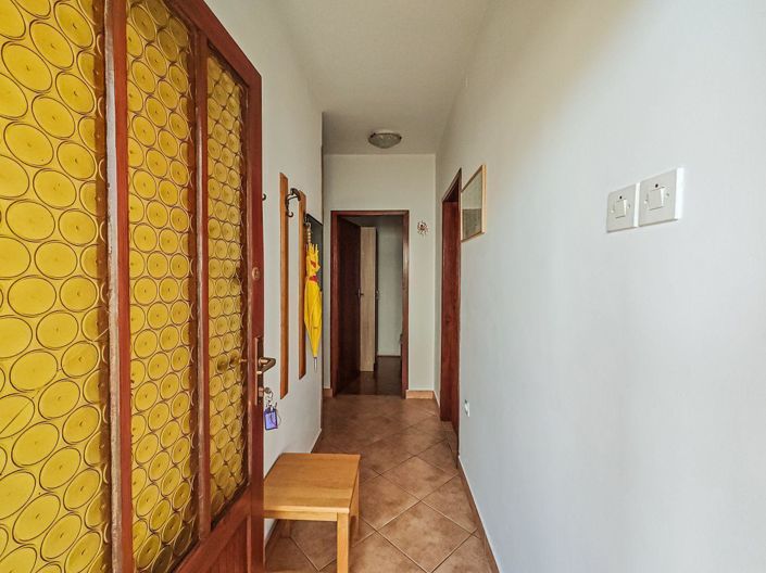 Image No.24-6 Bed Property for sale