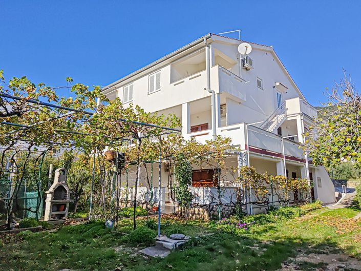 Image No.3-6 Bed Property for sale