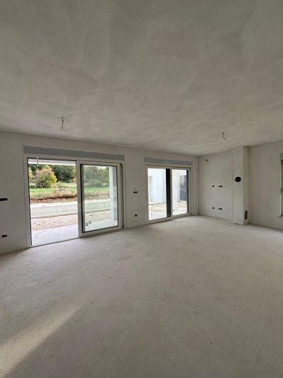 Image No.13-3 Bed Property for sale