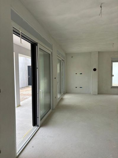 Image No.17-3 Bed Property for sale