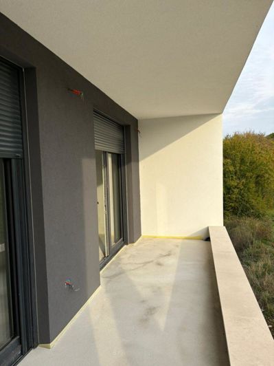 Image No.9-3 Bed Property for sale