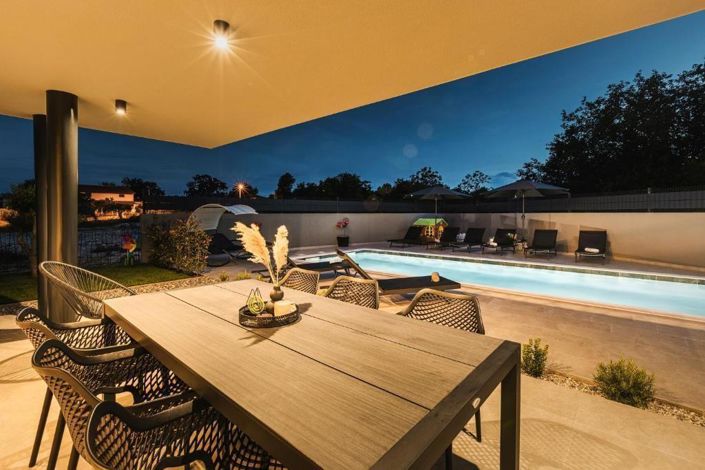 Image No.7-Propriété de 5 chambres à vendre à Umag