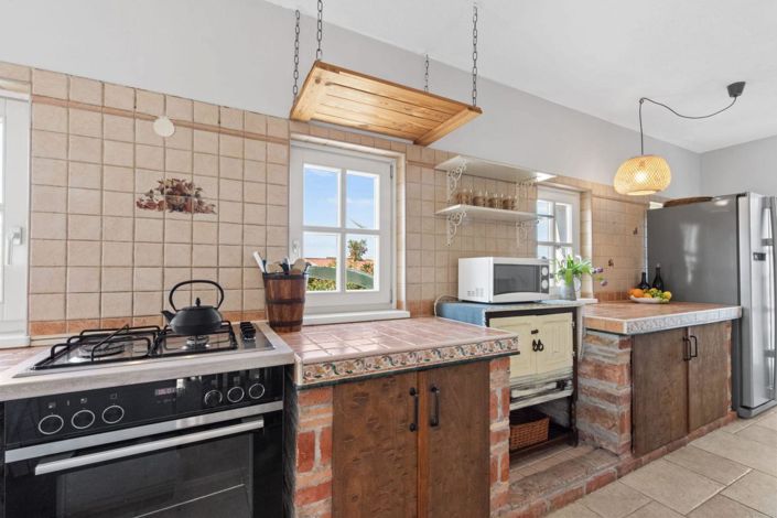 Image No.14-3 Bed Property for sale