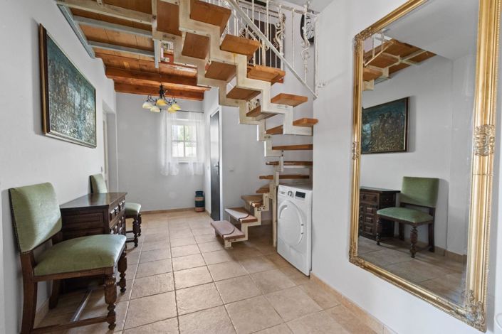 Image No.19-3 Bed Property for sale