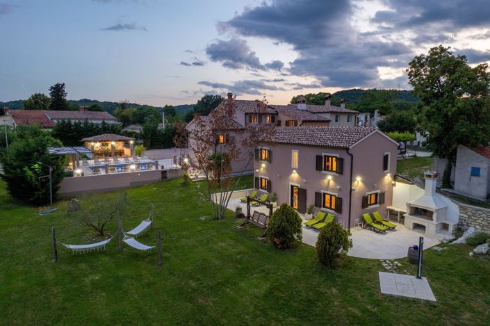 Image No.3-6 Bed Property for sale