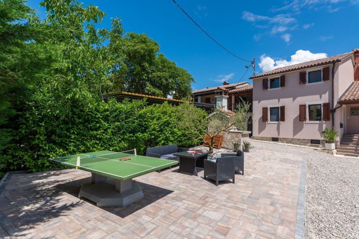 Image No.7-6 Bed Property for sale