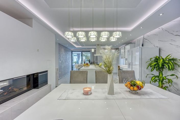 Image No.14-5 Bed Property for sale