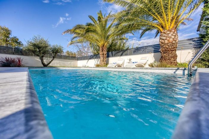 Image No.3-5 Bed Property for sale