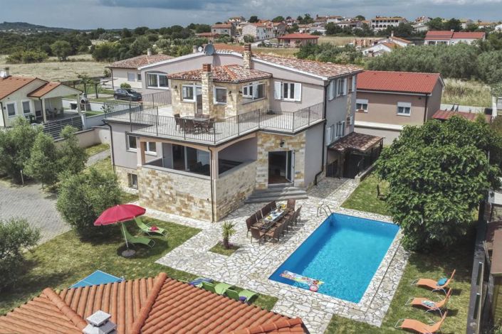 Image No.1-6 Bed Property for sale