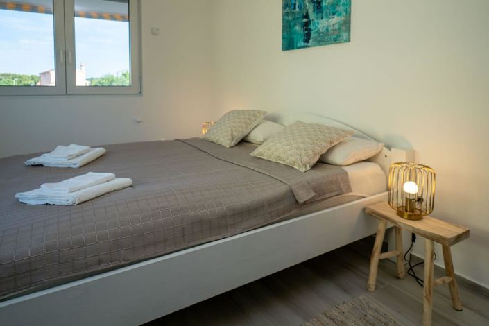 Image No.21-7 Bed Property for sale